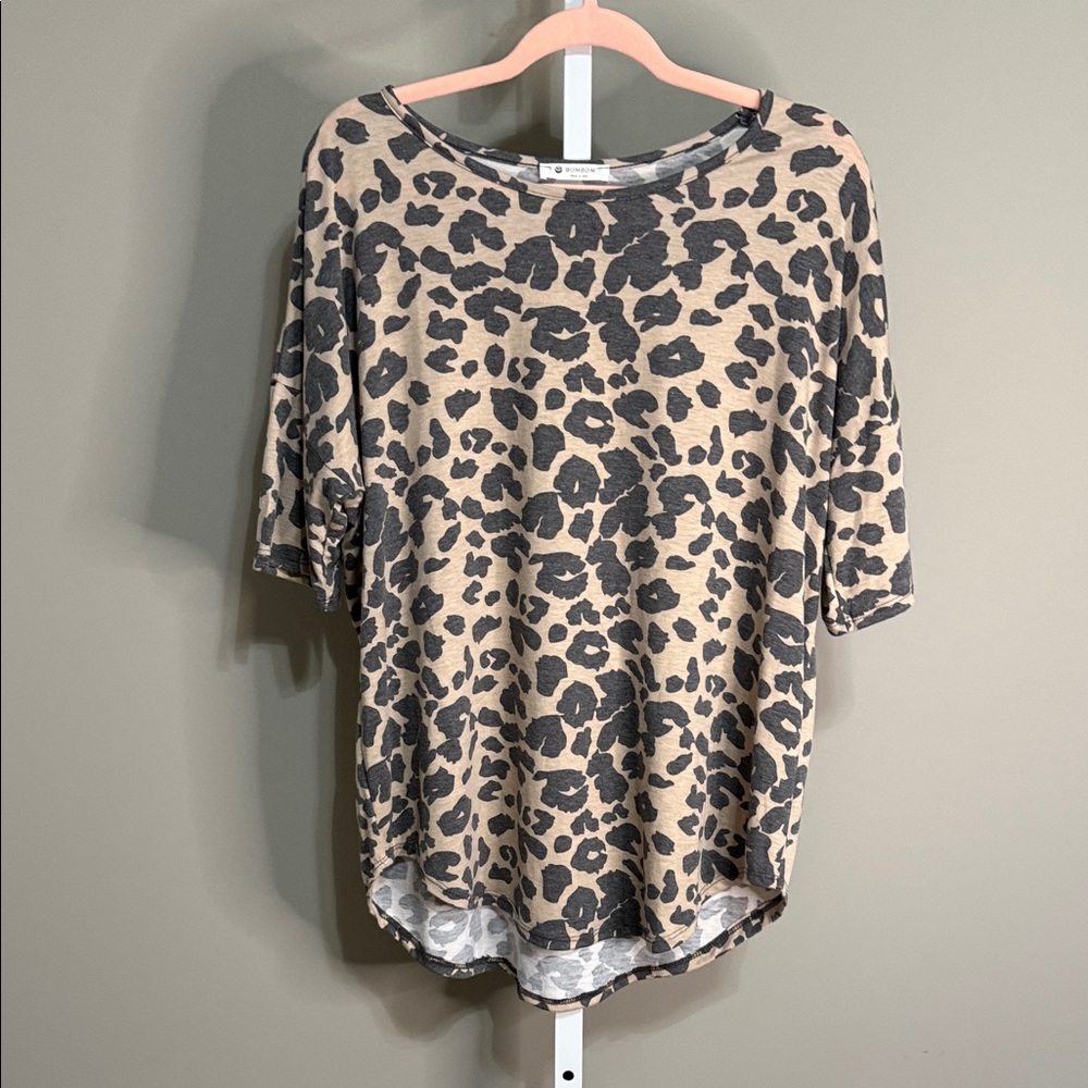 Bombom Leopard Print Women's‎ Top XL